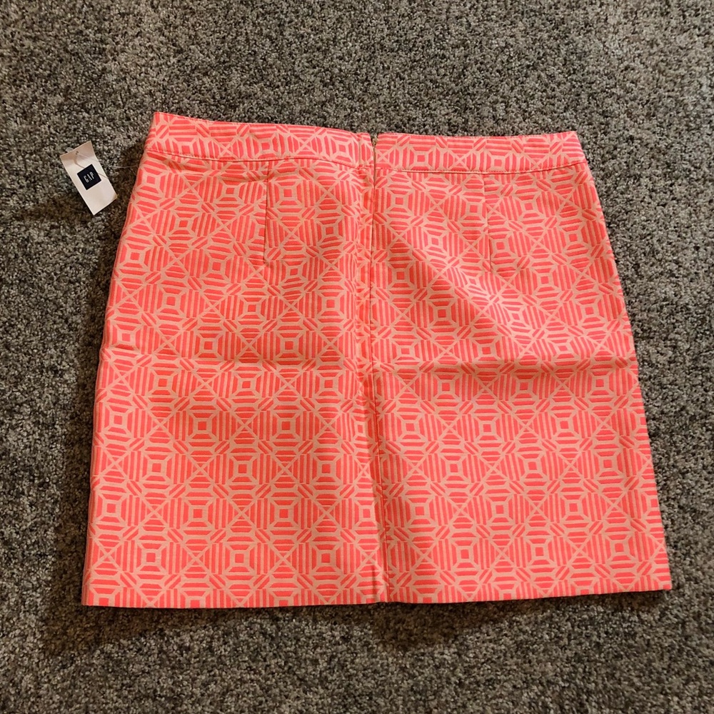 Gap neon pink skirt. 6
